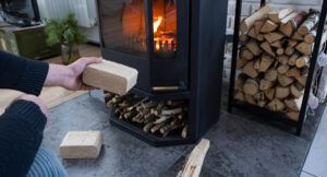 Caminetti a Legna per Interni: Calore e Design per la Tua Casa